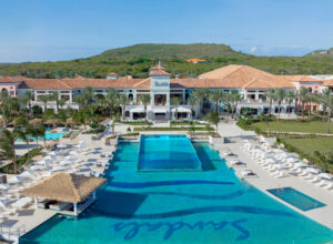 Sandals pool