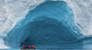 Zodiac tour of glaciers © KAIRI AUN - DREAMSTIME.COM