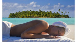 Spa treatment on the beach at Aitutaki Lagoon © STEVE ALLEN | DREAMSTIME.COM