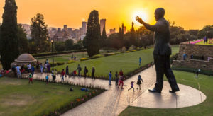 People walking around the Nelson Mandela statue at the Union Buildings in Pretoria © SOUTH AFRICA TOURISM