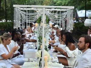 Diner en Blanc