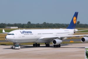 Lufthansa Airbus A340 © Tupungato | Dreamstime.com