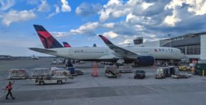 Delta Air Lines at Atlanta Airport © Luke Wendling | Dreamstime.com