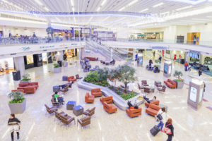 Dining at Atlanta Airport (ATL) © Nadezda Murmakova | Dreamstime.com