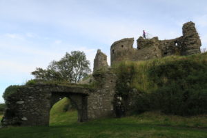 Dundrum Castle, Old ruins in Northern Ireland, Scenes from Game of Thrones © Christin Millhill | Dreamstime.com