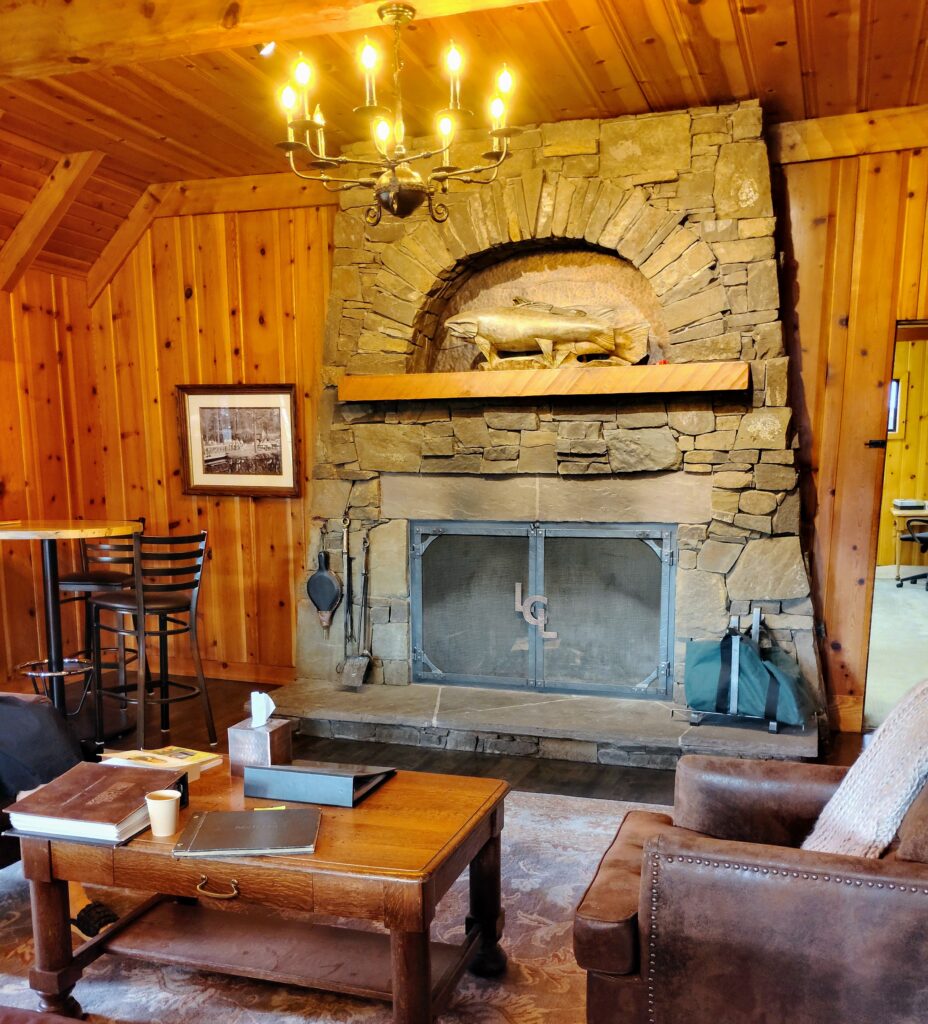 Lake Creek Lodge