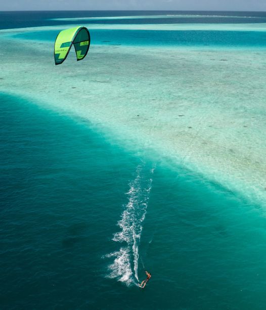 kitesurfing 