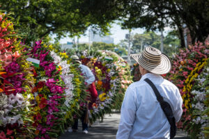 judging of a silleta, moments before the start of the parade. Silletero´s Parade. Medellín Colombia.